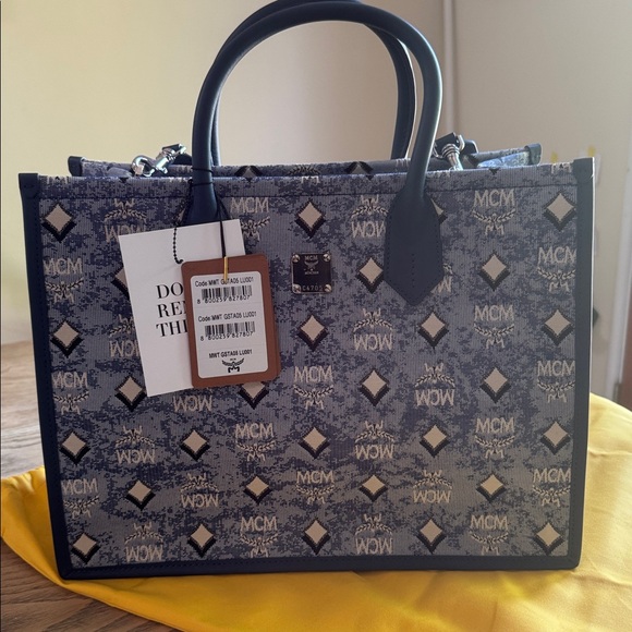 MCM Medium Munchen Tote in Denim Visetos - Picture 3 of 11